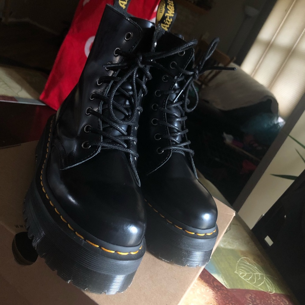 COPY - Doc Martens - Jadon Platform